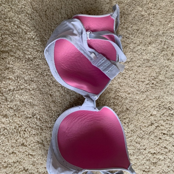 Pink Bra - Picture 2 of 2